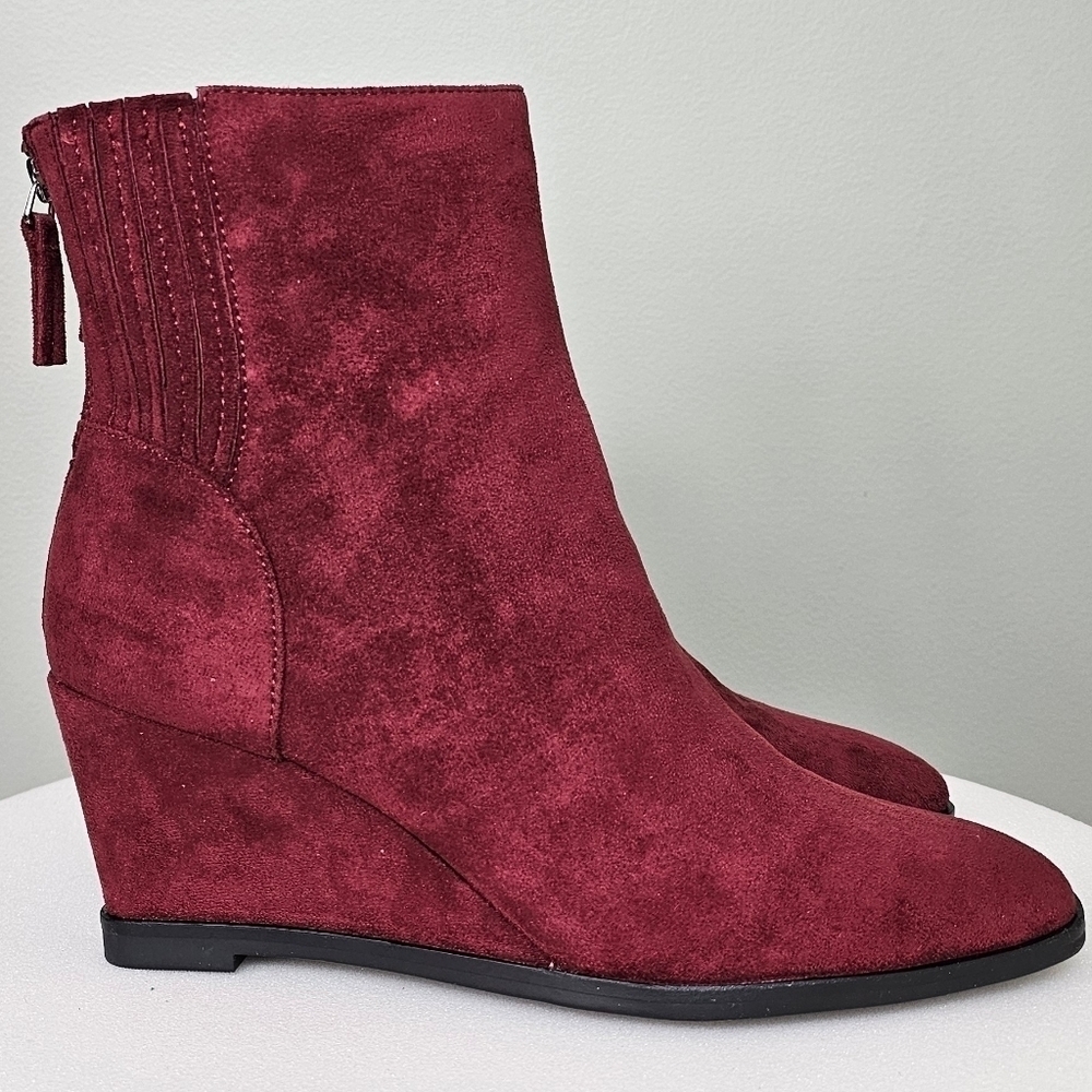 Dolce Vita Women's Tippy Heeled Suede Bootie Burgundy size 9